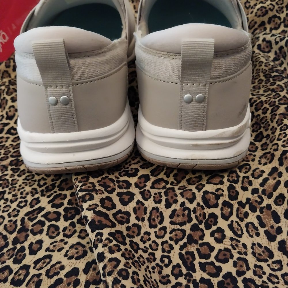 2458 Size 8W Ryka Faye Lt. Grey Life Style - Picture 5 of 8